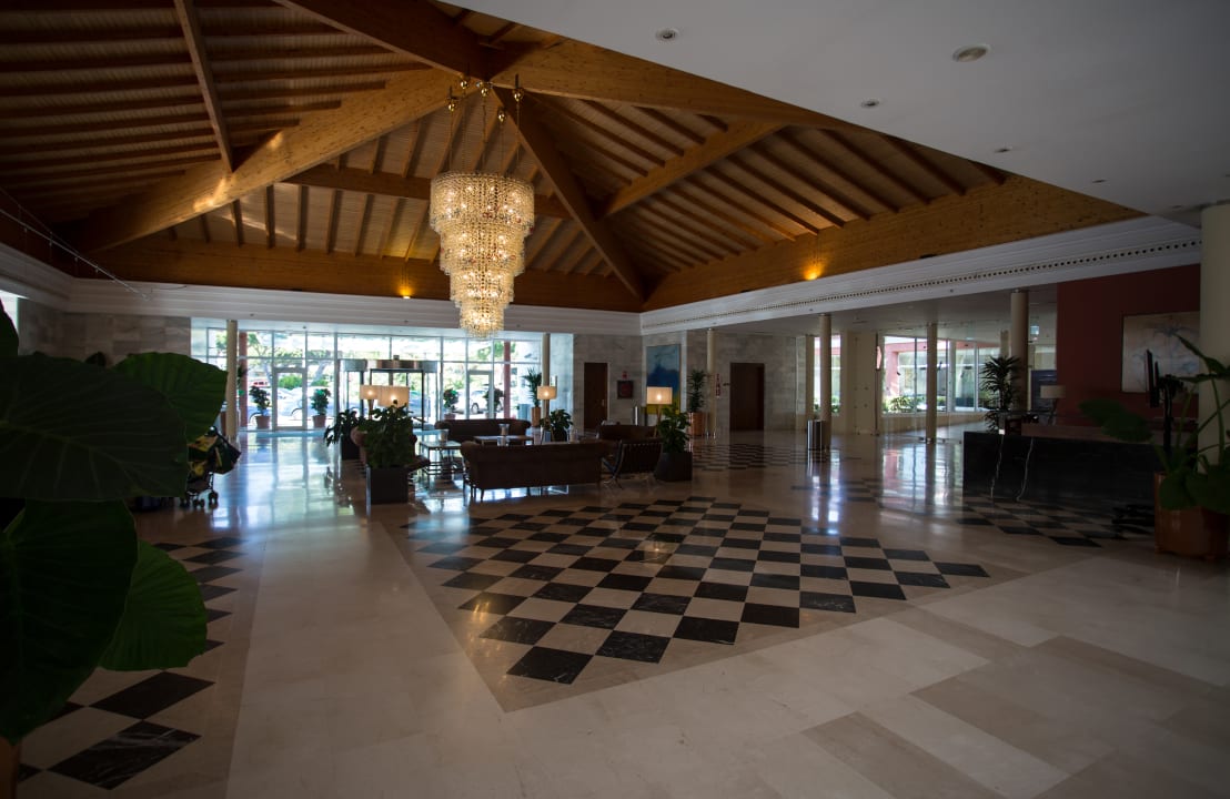 Lobby Valentin Sancti Petri