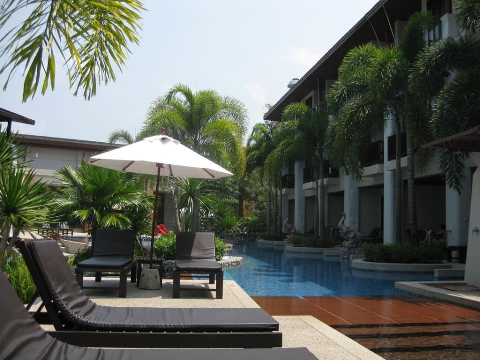 Pool bei den Acess Zimmern La Flora Khao Lak