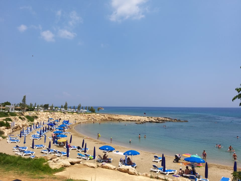 Strand Crystal Springs Beach Hotel