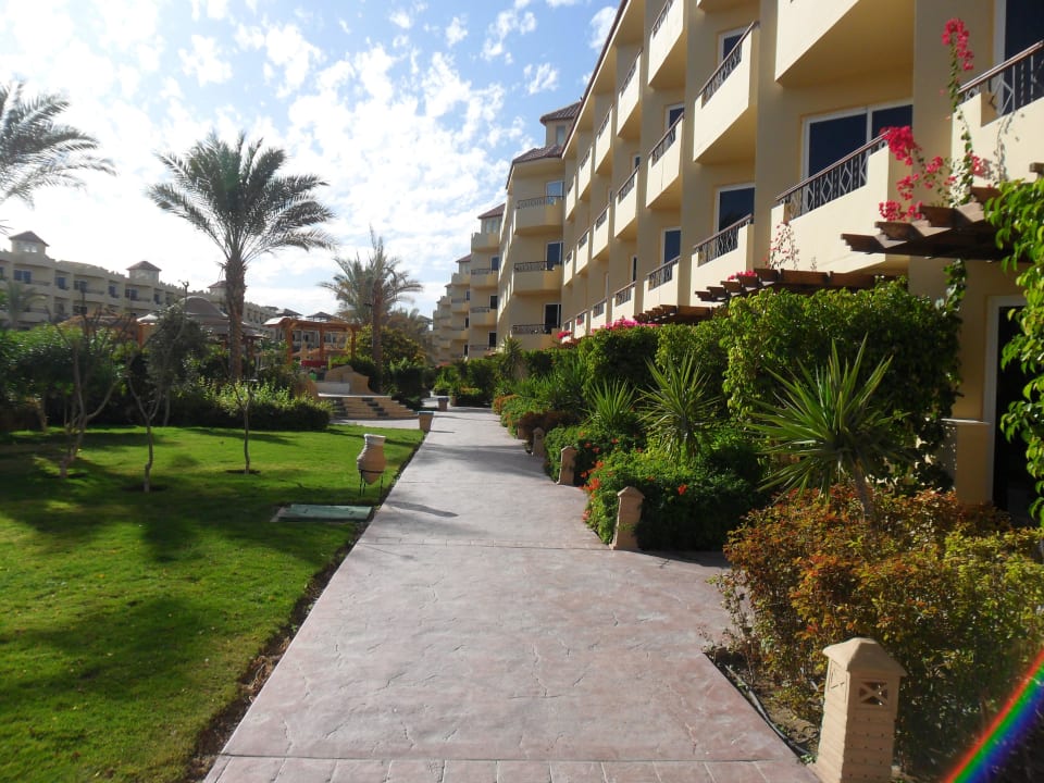 Первый корпус Amwaj Beach Club Abu Soma Resort
