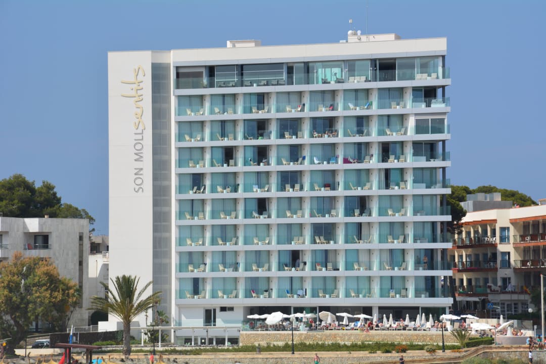 Das Hotel vom Strand aus gesehen Son Moll Sentits Hotel & Spa