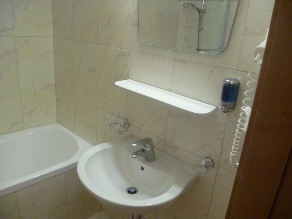 Bad Hotel & Pension Strolz