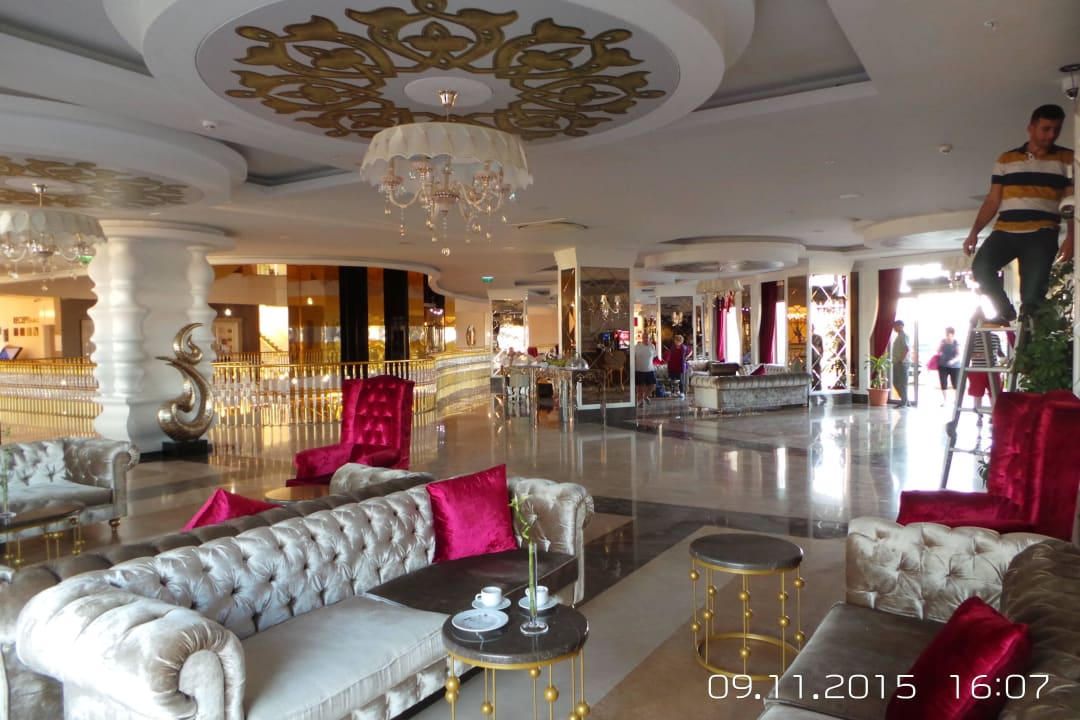 Obere Lobby Dream World Aqua Hotel