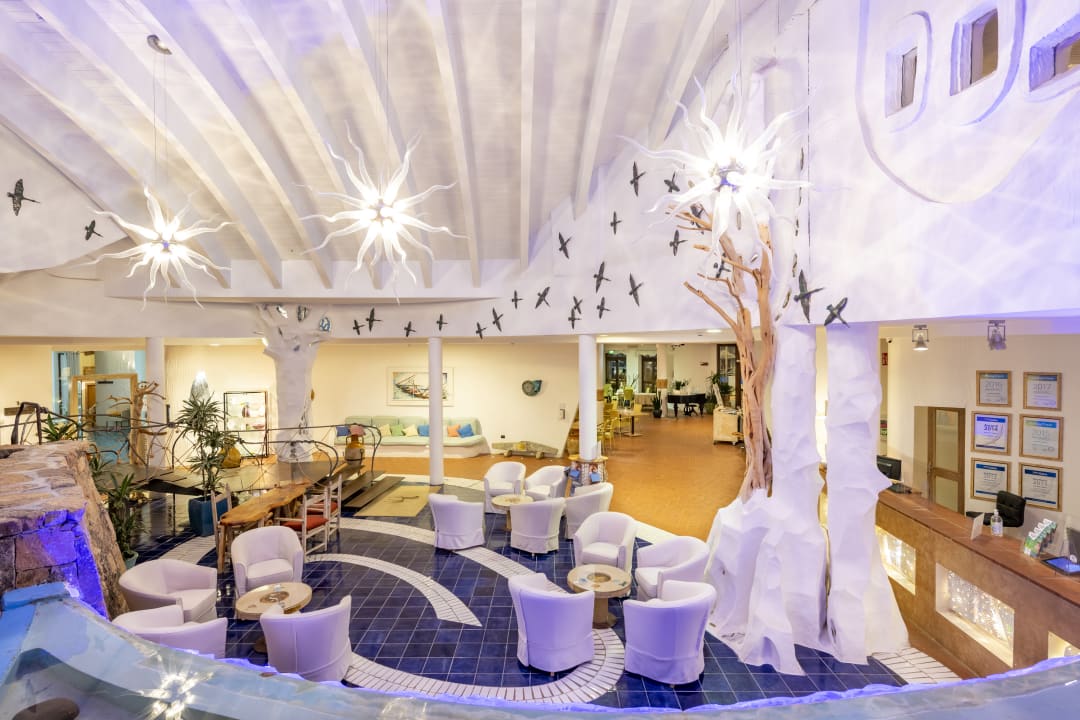 Lobby Hotel Resort & Spa Baia Caddinas