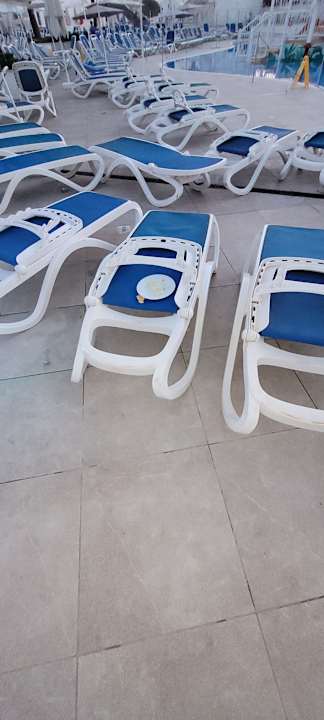 Pool Globales Bouganvilla