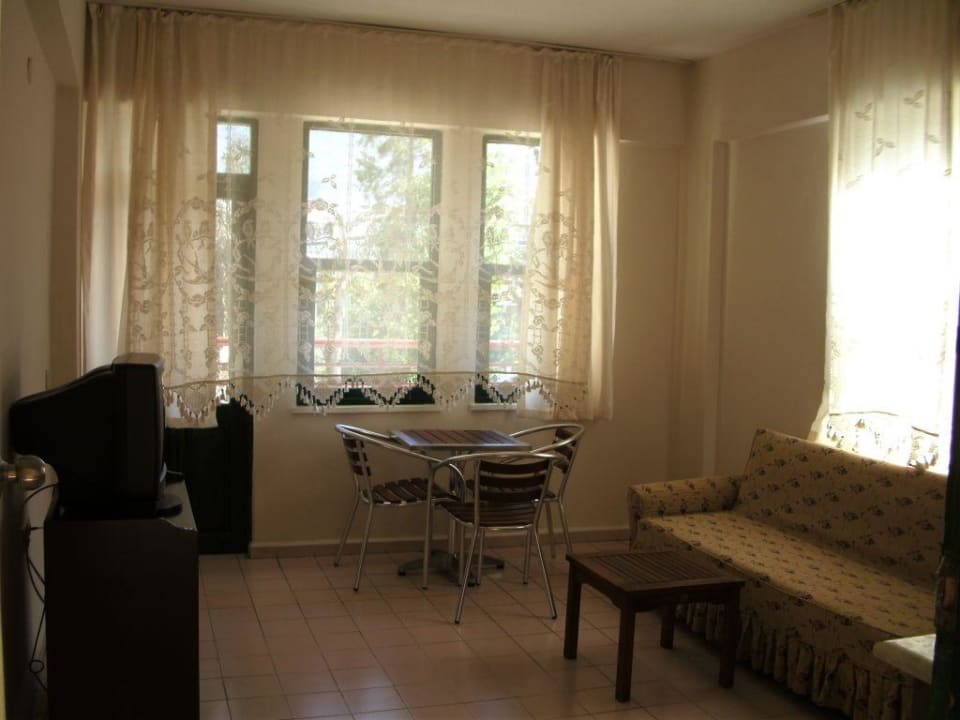 Magi livingroom Magi Apart Hotel