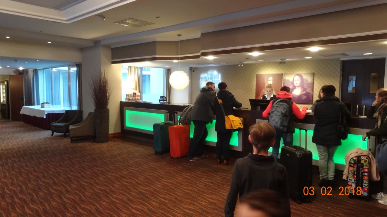 Langwieriger Check Inn Leonardo Hotel Düsseldorf Airport - Ratingen