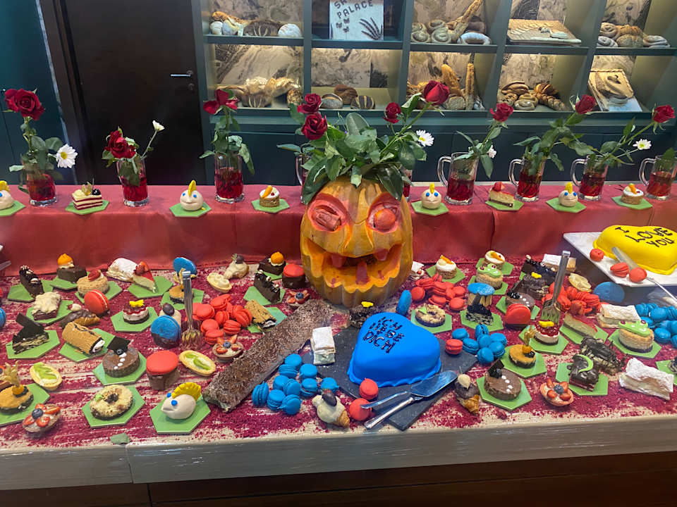 Gastro Saturn Palace Resort Hotel