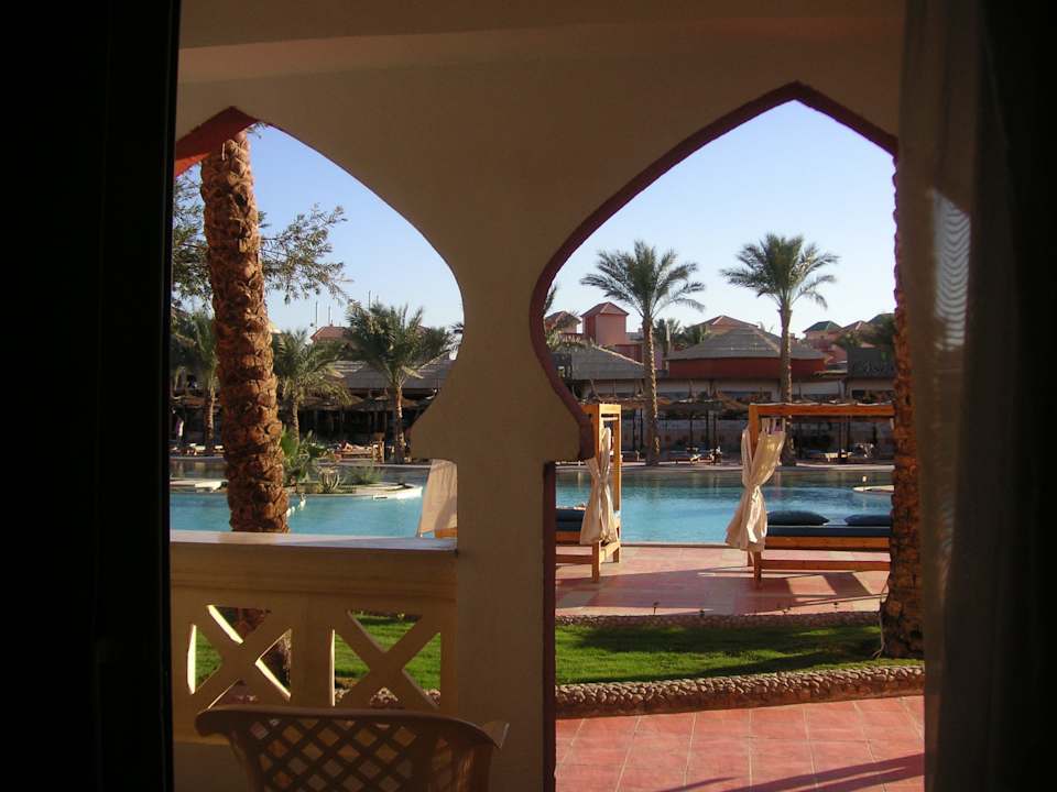 Blick auf Pool und Restaurant`s Pickalbatros Aqua Vista Resort - Hurghada