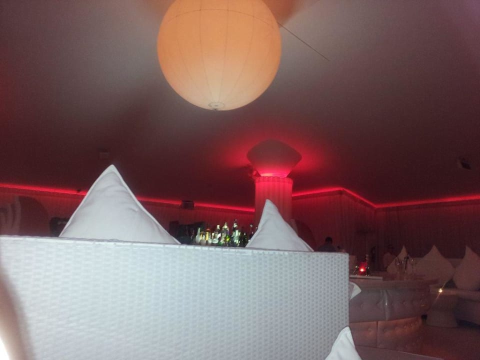 Bar über dem Restaurant NH Marina Portimão Resort