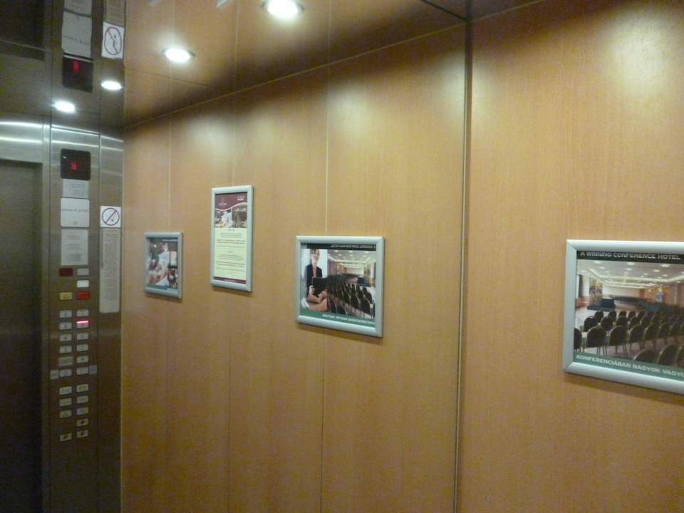 Wnętrze windy Danubius Hotel Arena