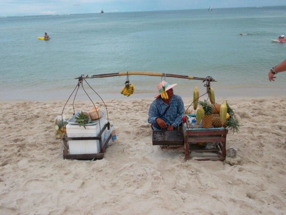 Leckere Früchte, direkt am Strand Banana Fan Sea Resort