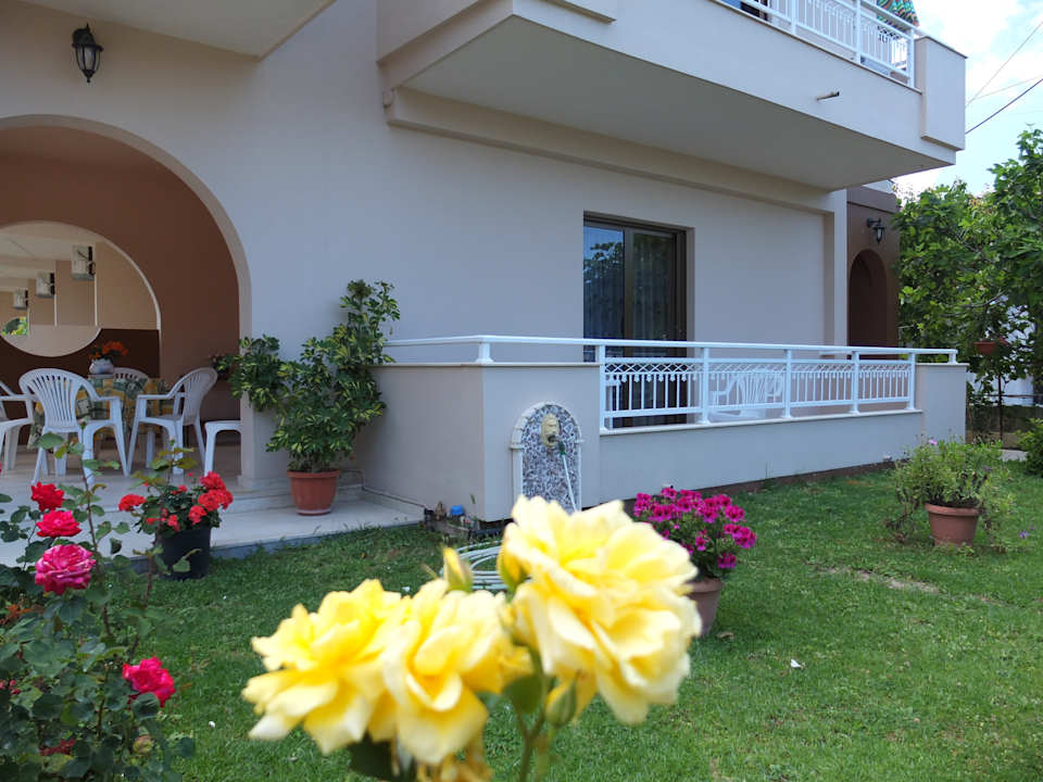 Außenansicht Toulas Apartments