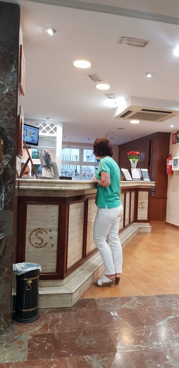 Wir sind gerade bei Chek In Óbal Urban Hotel