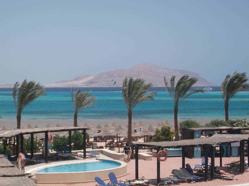 Blick auf Pool und Meer JAZ Belvedere Resort