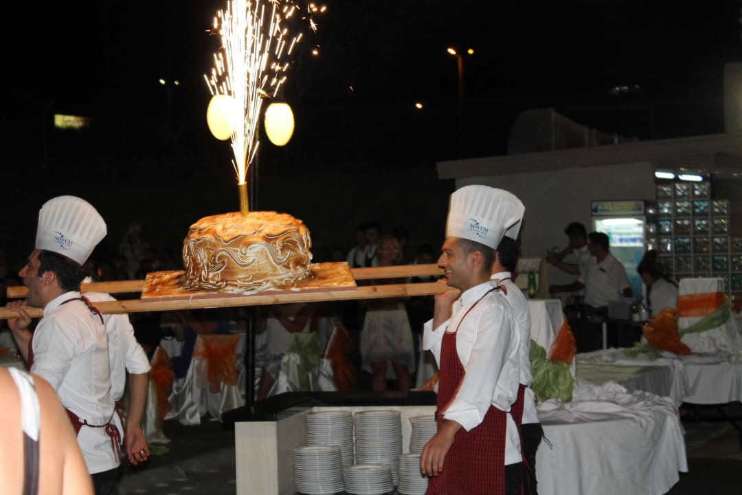 GalaAbend Eisbombe Hotel Novum Garden Side