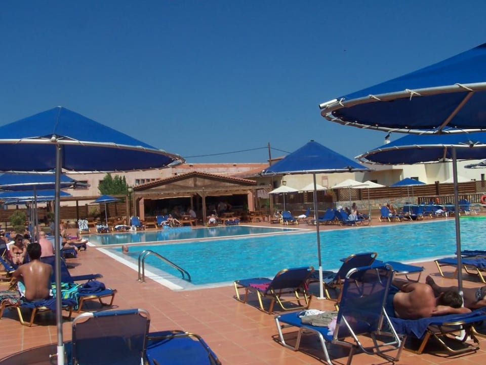 Jeden z basenów Vasia Resort & Spa