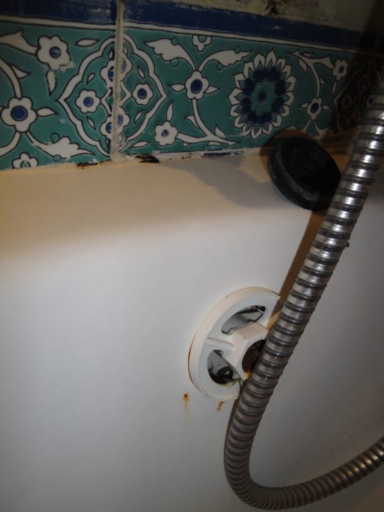 Vergammelte Badgarnitur Zimmer 1210 Hotel El Mouradi Skanes Beach