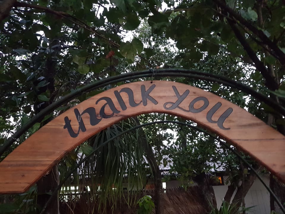 Sehr guter Insel-Tischler... Reethi Beach Resort