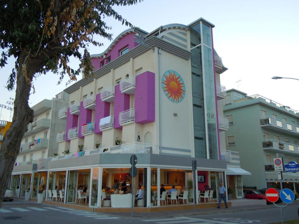 Seitenansicht Hotel Lux