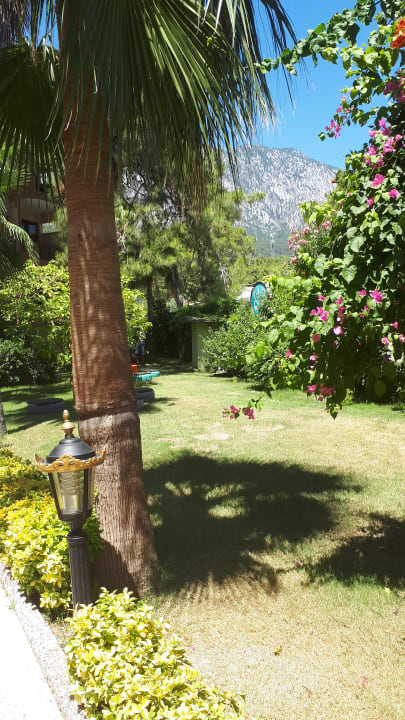 Gartenanlage Aleria Belport Beach Hotel