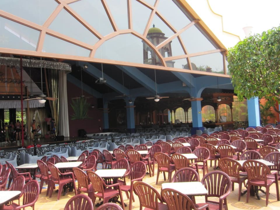 Theater Hotel Riu Tequila