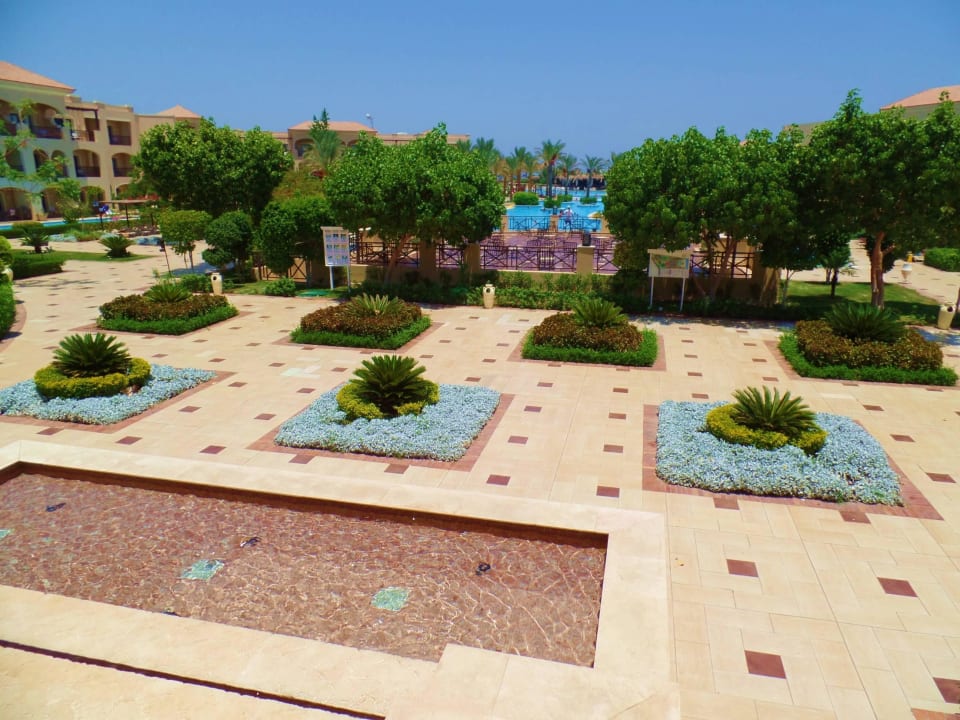 Hie findet die Kostenlose Abendanimation statt JAZ Aquamarine Resort