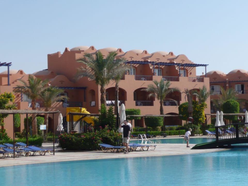 Przy basenie Jaz Makadi Saraya Resort