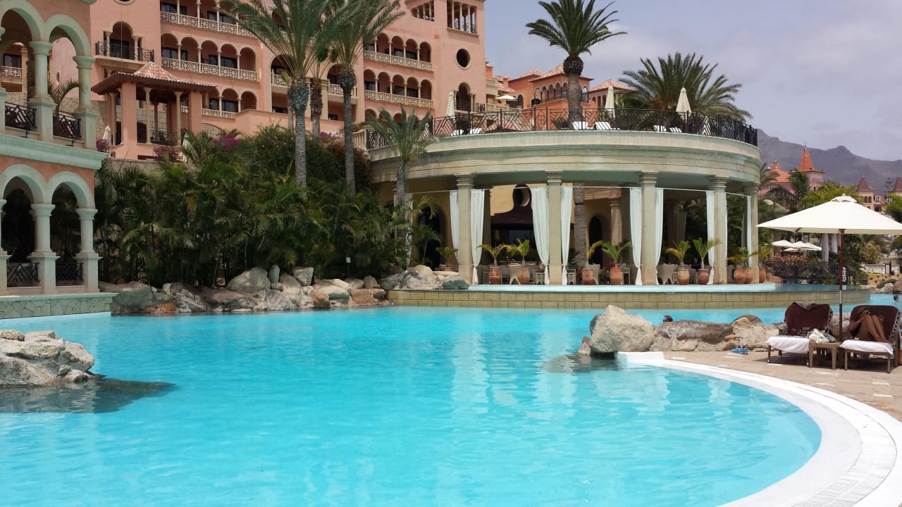 Pool - praktisch leer ;-) JOIA El Mirador by Iberostar