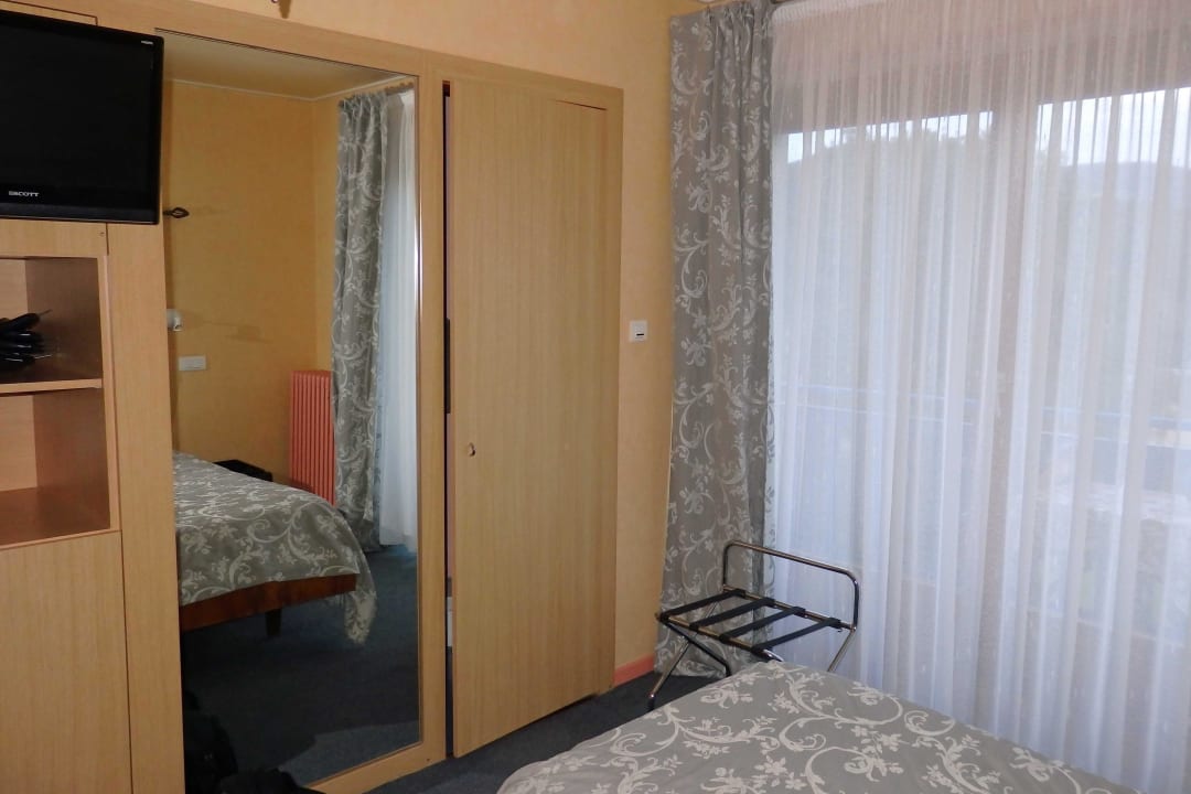 Schrankwand Hotel Perle Des Vosges