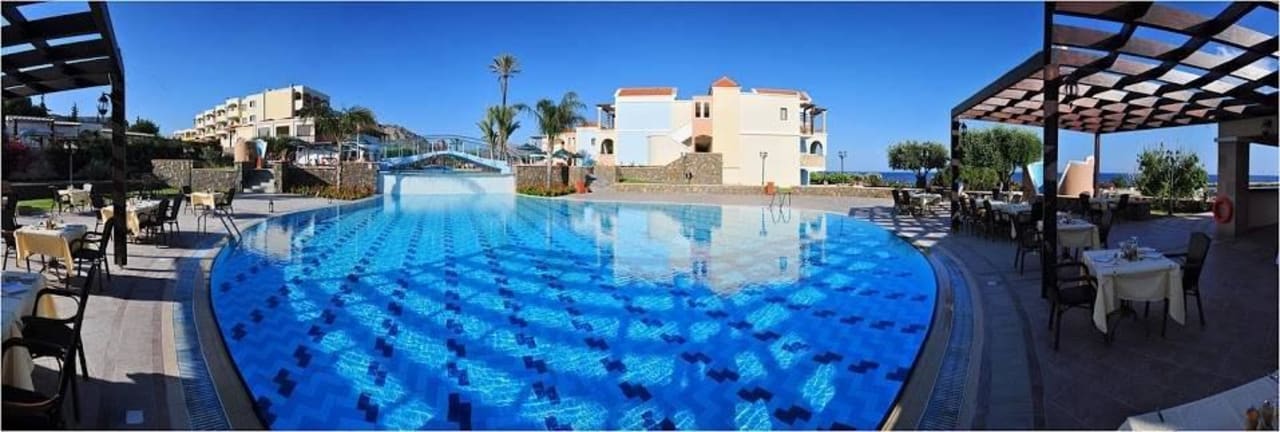 Der Pool am À-la-carte-Restaurant Pano  Lindos Imperial Resort & Spa