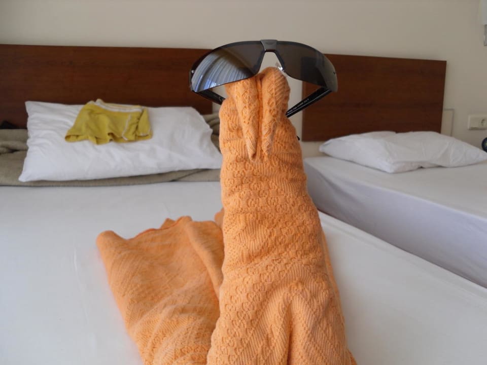 Bettdekoration Schwan Sayanora Hotel