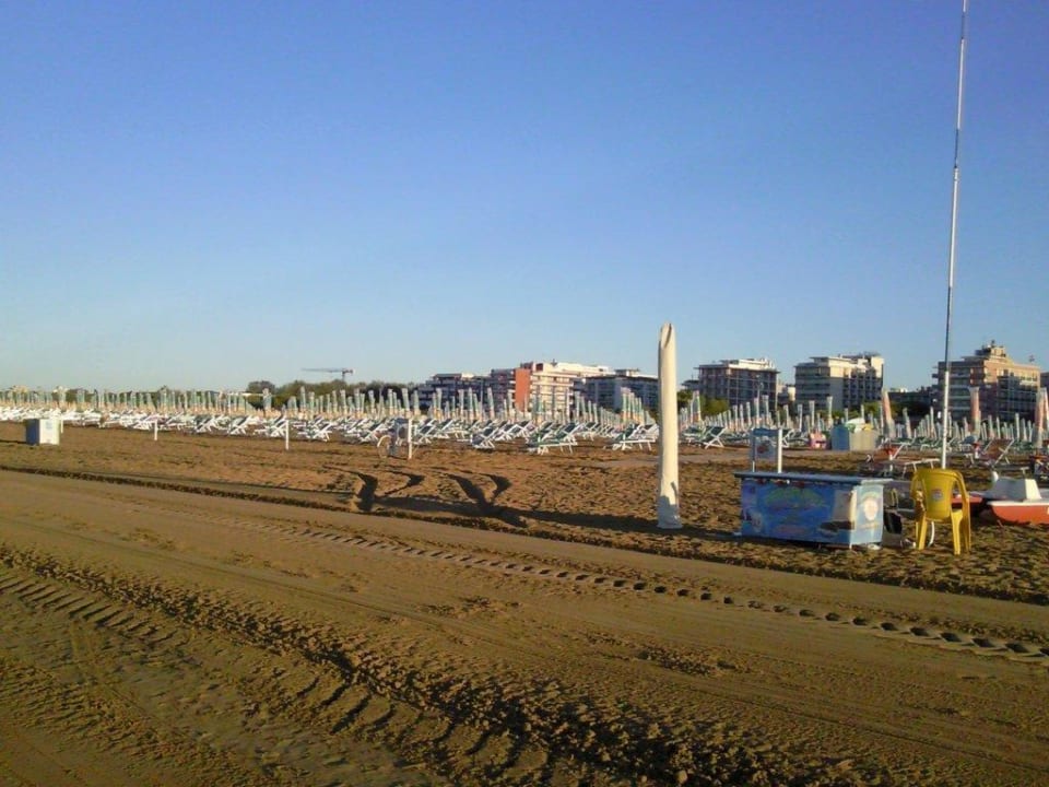 Morgens um 7 Uhr am Strand Hotel Luna