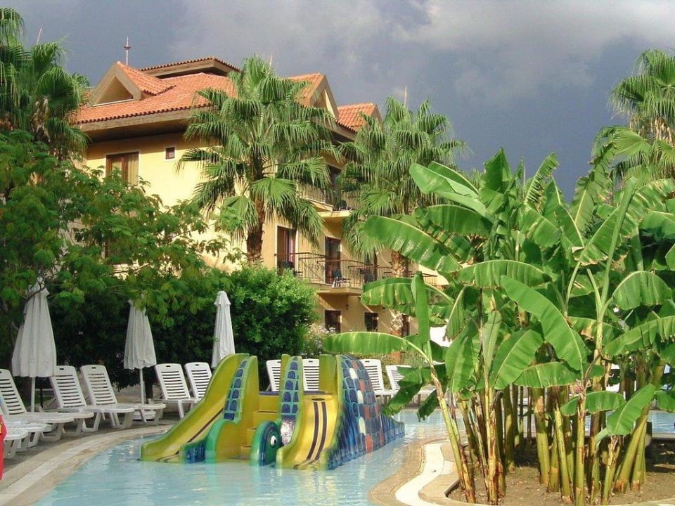 Blick auf den Kinderpool Club Grand Aqua