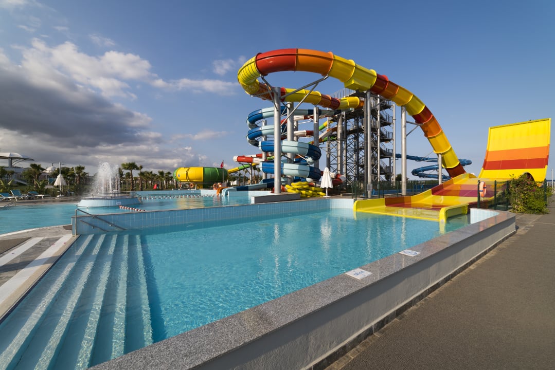 Pool Limak Cyprus Deluxe Hotel