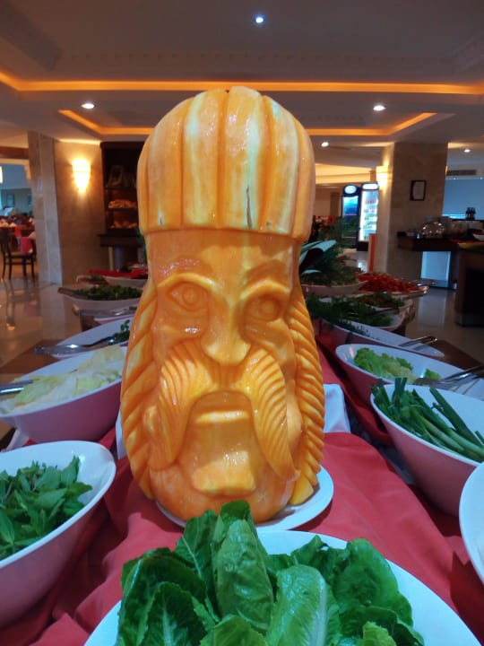 Gechnitzte Gemüsefigur Saphir Resort & Spa