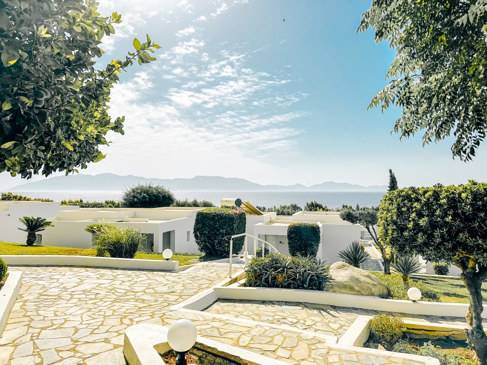 Gartenanlage Dimitra Beach Hotel & Suites