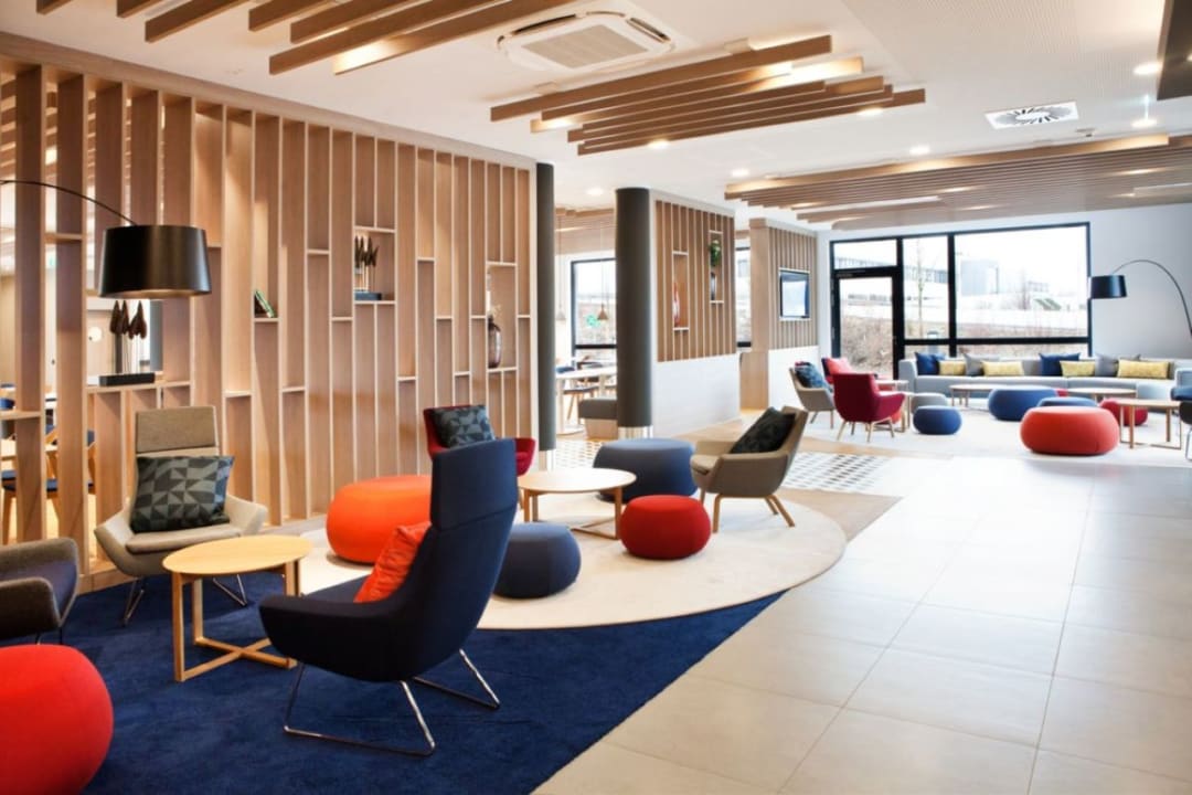 Lobby Holiday Inn Express Munich - Olching