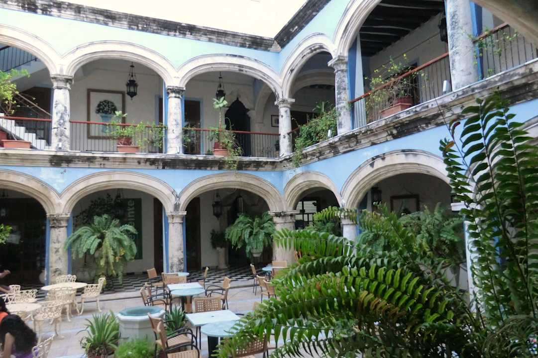 Innenhof eines Kaffees Hotel Plaza Campeche