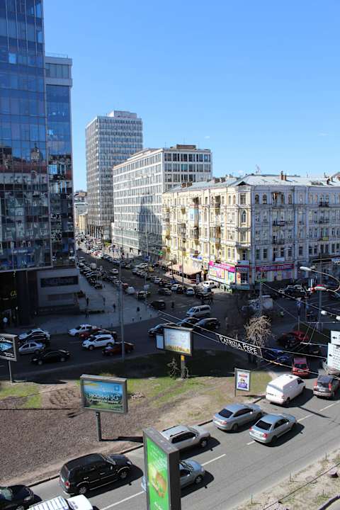 Blick aus dem Zimmer Richtung Gulliver Center Partner Guest House Baseina Street