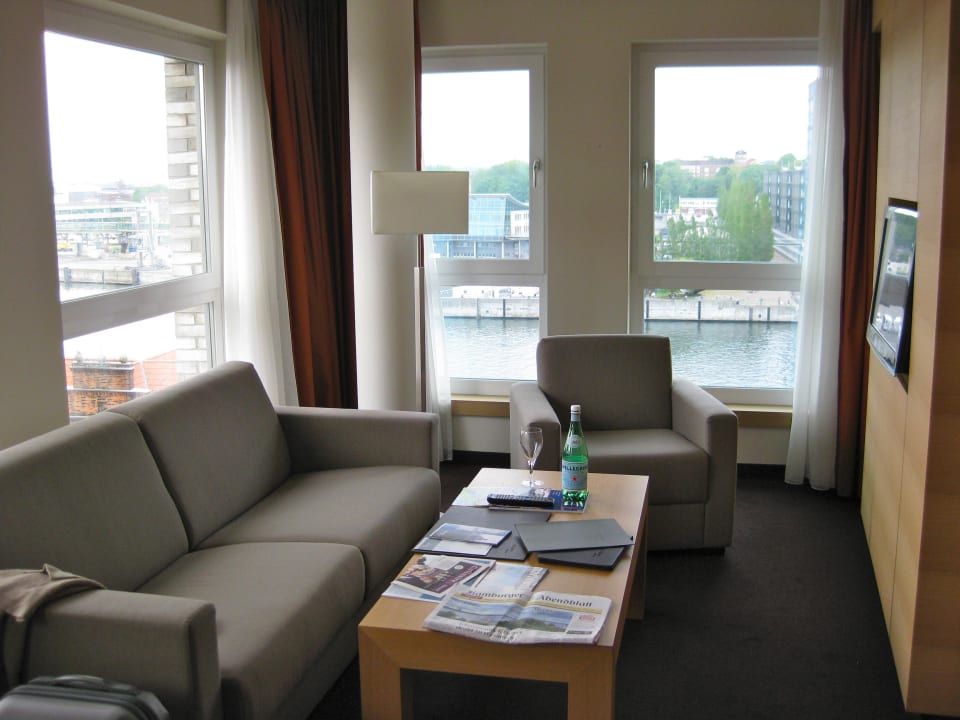 Sitzgruppe Wohnbereich Suite 715 ATLANTIC Hotel Kiel