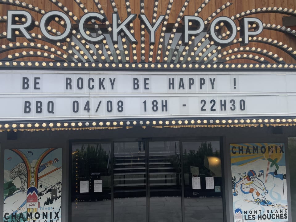 Lobby RockyPop Hotel