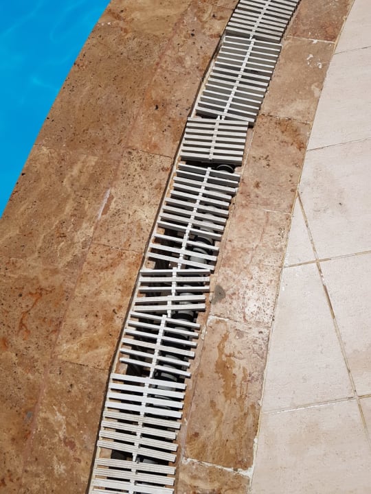 Pool Larina Resort Spa & Hotel