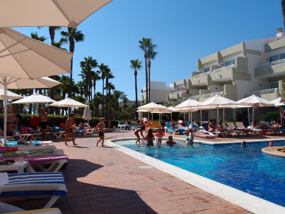 Blick auf Appartements vom Pool aus Hipotels Mediterraneo Club