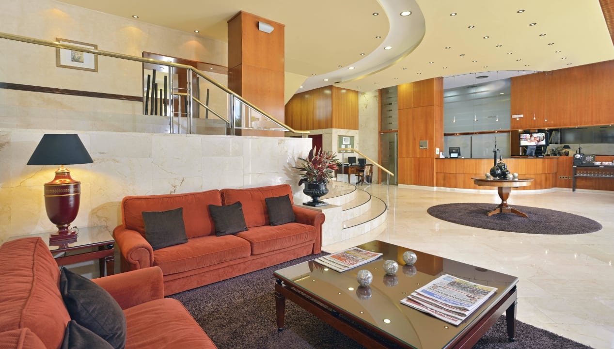 Lobby Hotel CMC Girona