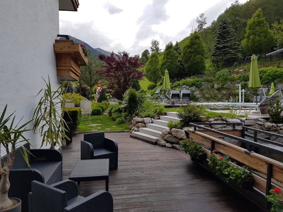 Pool und Schwimmteich Außen 1 Familien- & Gartenhotel Theresia