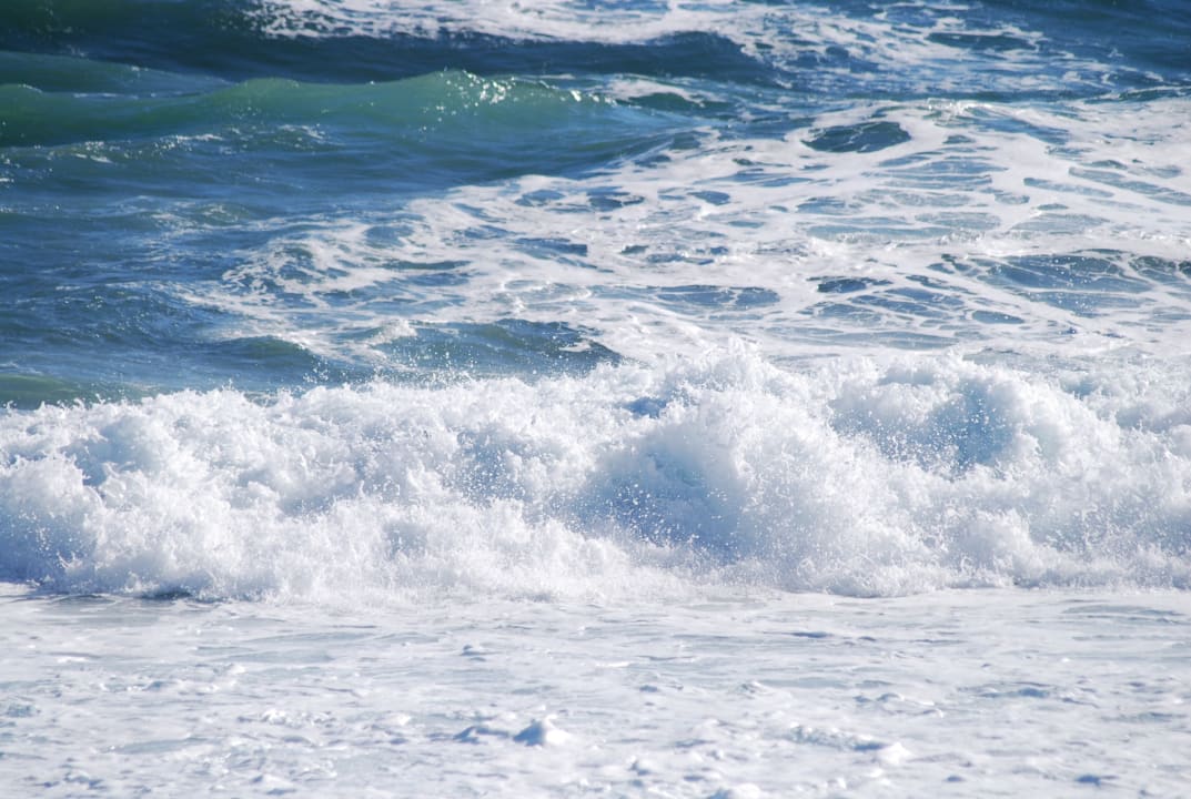 Strand Crystal Springs Beach Hotel