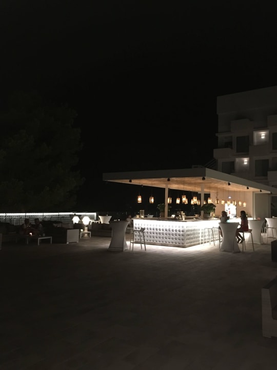 Bar am Abend Iberostar Selection Santa Eulalia Ibiza