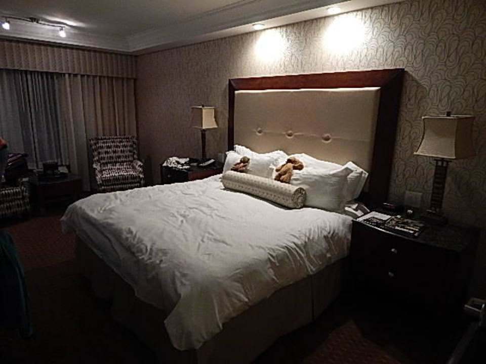 Bett Town & Country Inn and Suites