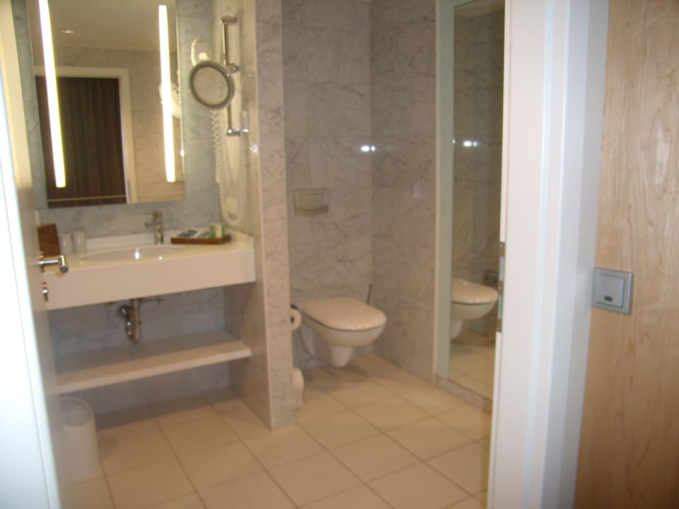 Badezimmer Sheraton Berlin Grand Hotel Esplanade